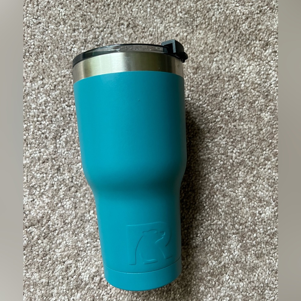 RTIC 20 oz double wall insulated steel tumbler, deep harbor color, NWOT